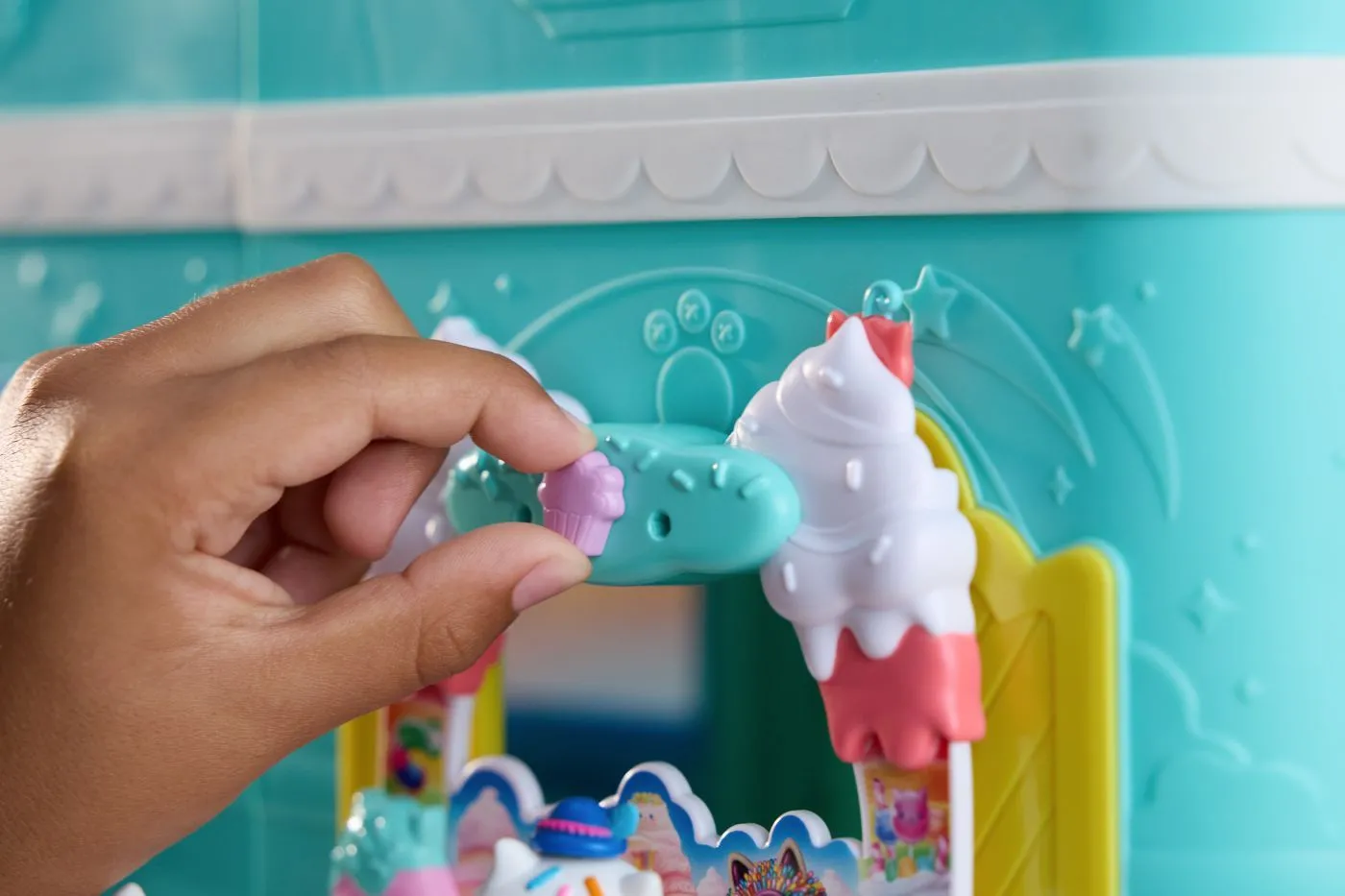 Gabbys dollhouse filmul set balconul din dulciuri si figurina pisica cakey cu accesorii,  3 -7 ani [3]