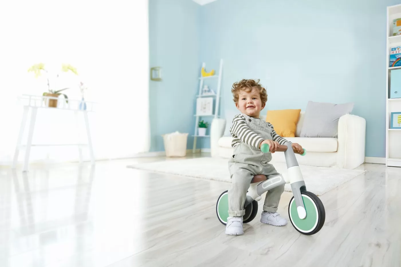 Bicicleta de echilibru cu 3 roti, 18 luni+, Verde, Hape, varsta de la 2 ani la 5 ani [4]