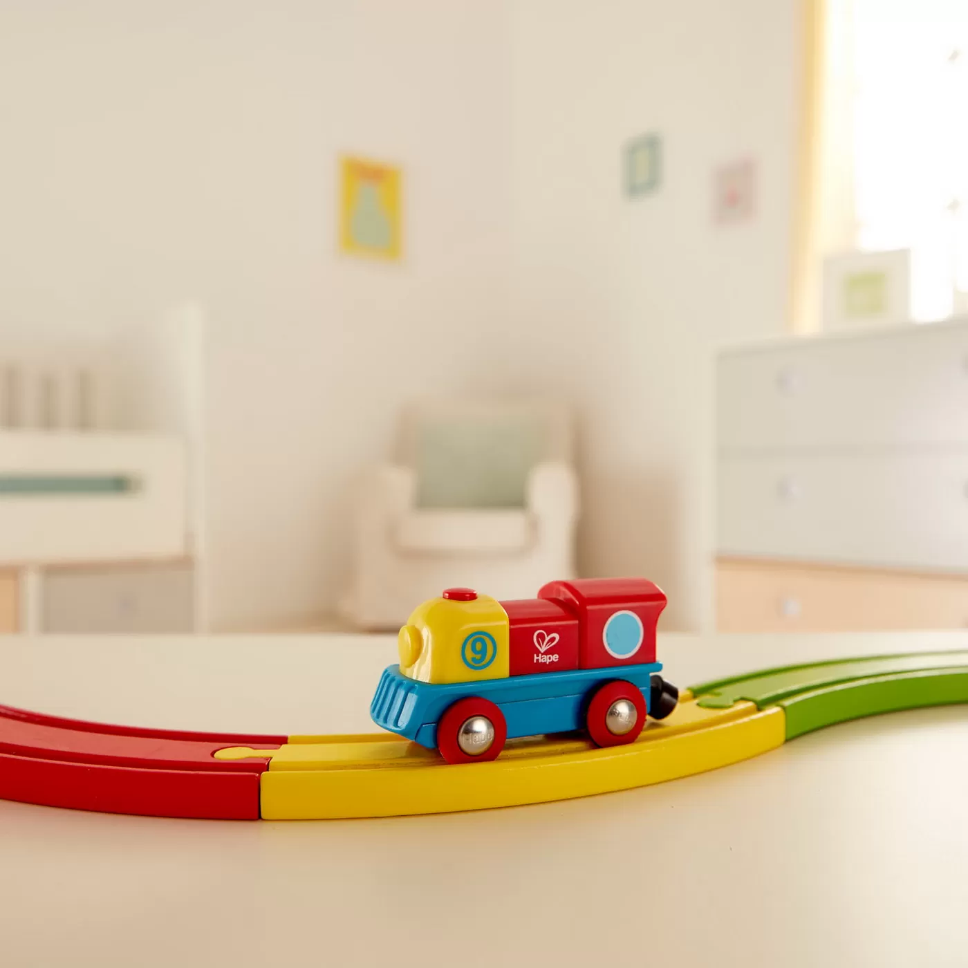 Hape locomotiva curajoasa, varsta de la 1 an la 7 ani [4]