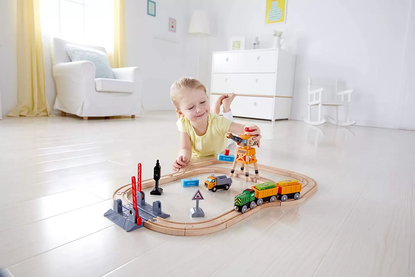 Hape tren de marfa cu macara, varsta de la 3 ani la 10 ani [4]