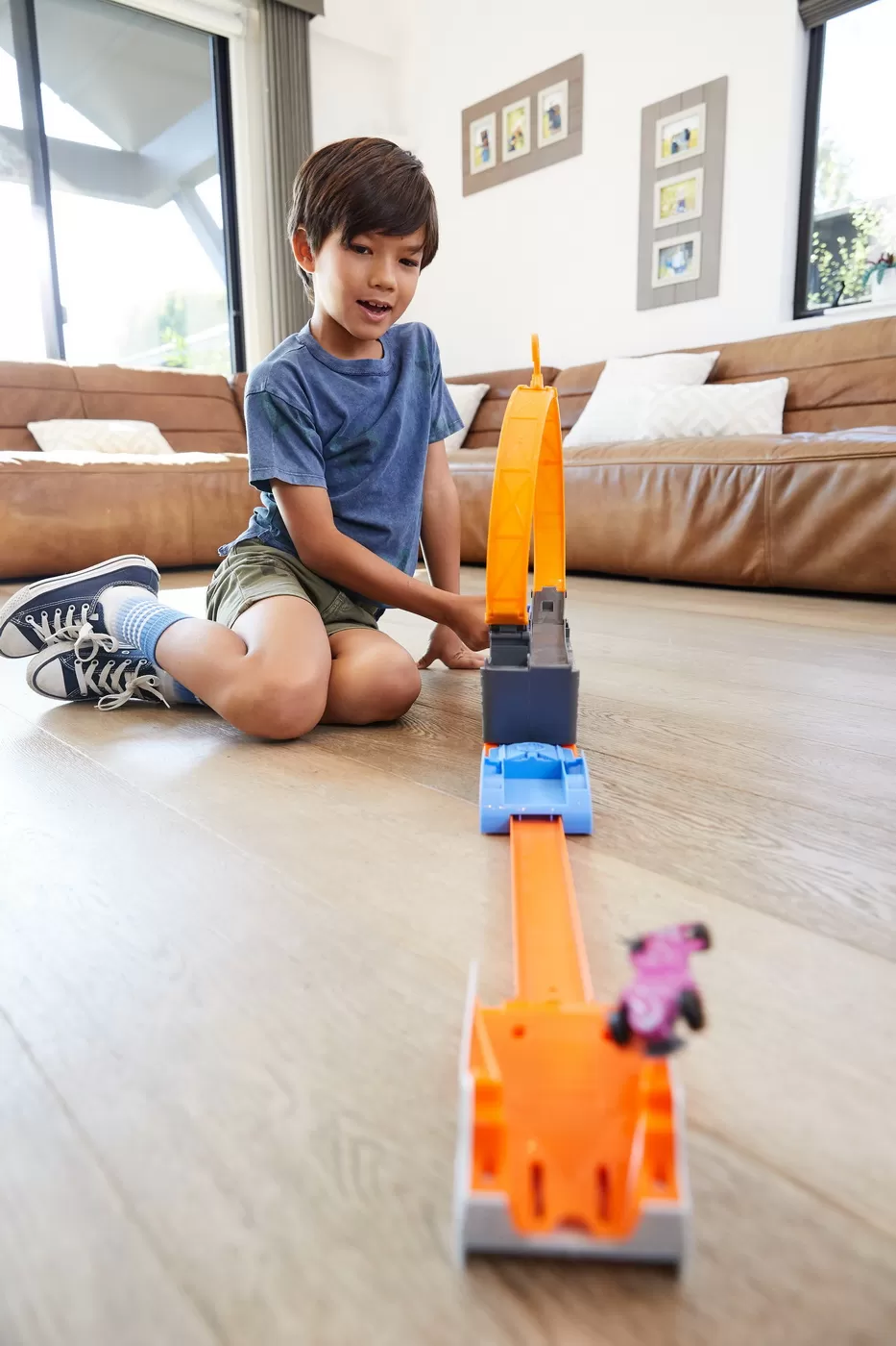 Hot wheels camion cu pista de lansare stunt n go, varsta de la 4 ani la 12 ani [5]