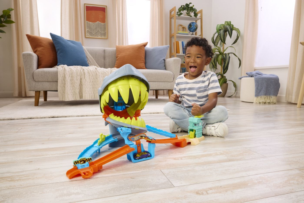Hot wheels city pista de curse plaja rechinului chomp cu masinuta inclusa copii 4 ani - 9 ani [7]