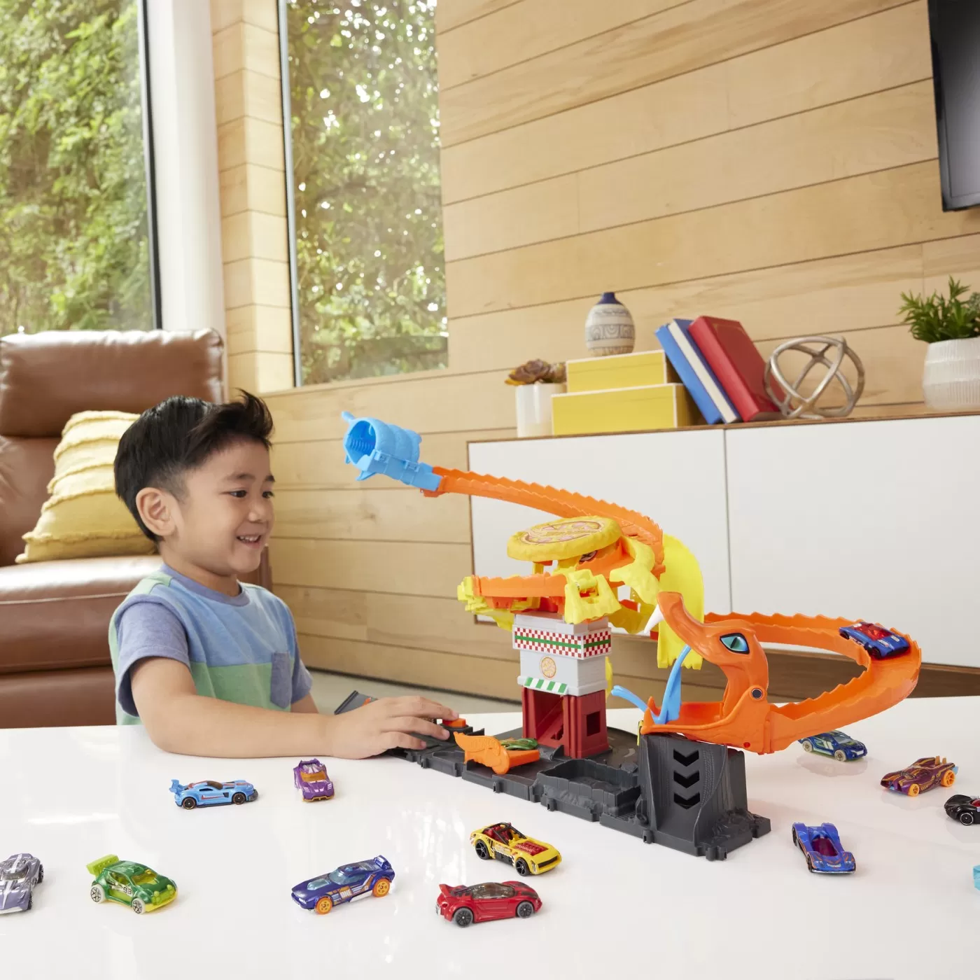 Hot wheels city pizzeria atacul cobrei, varsta de la 3 ani la 8 ani [3]