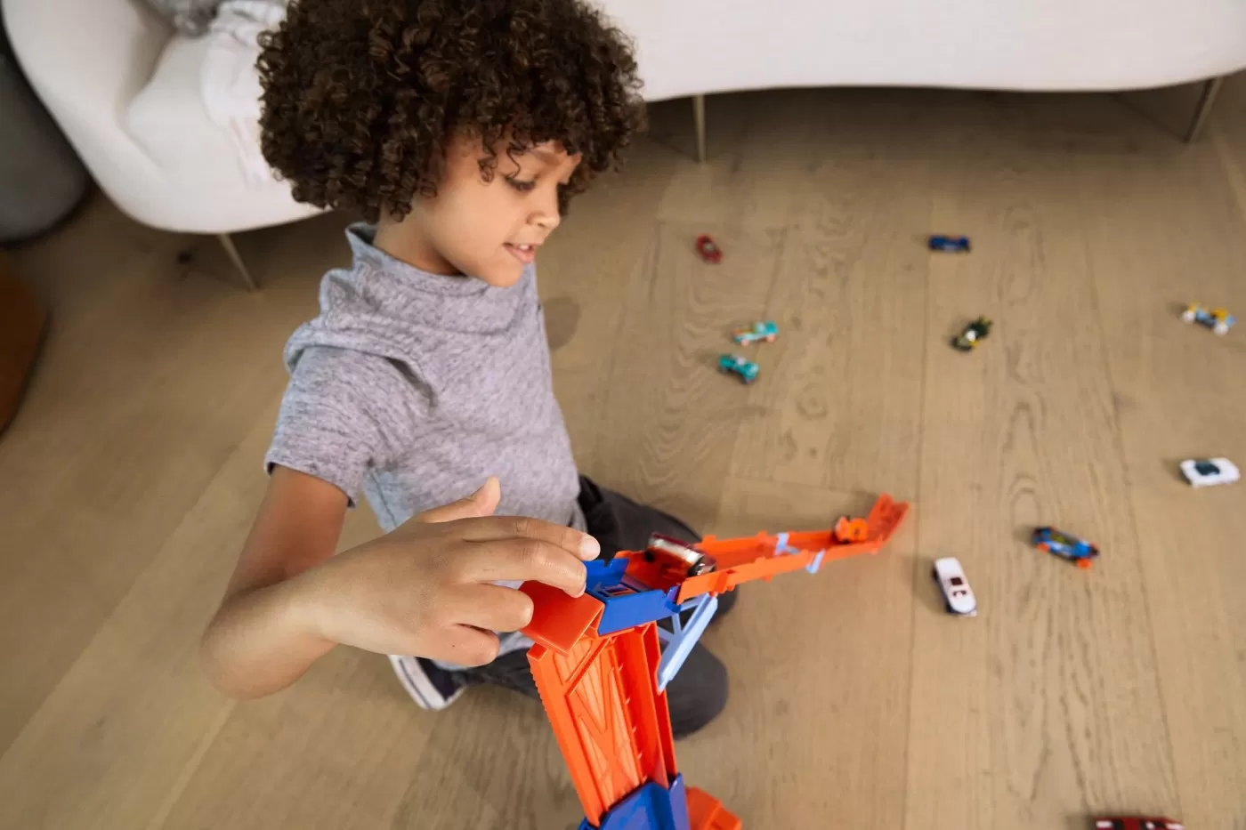 Hot wheels mega transportator masini si pista de lansare, varsta de la 4 ani la 8 ani [4]