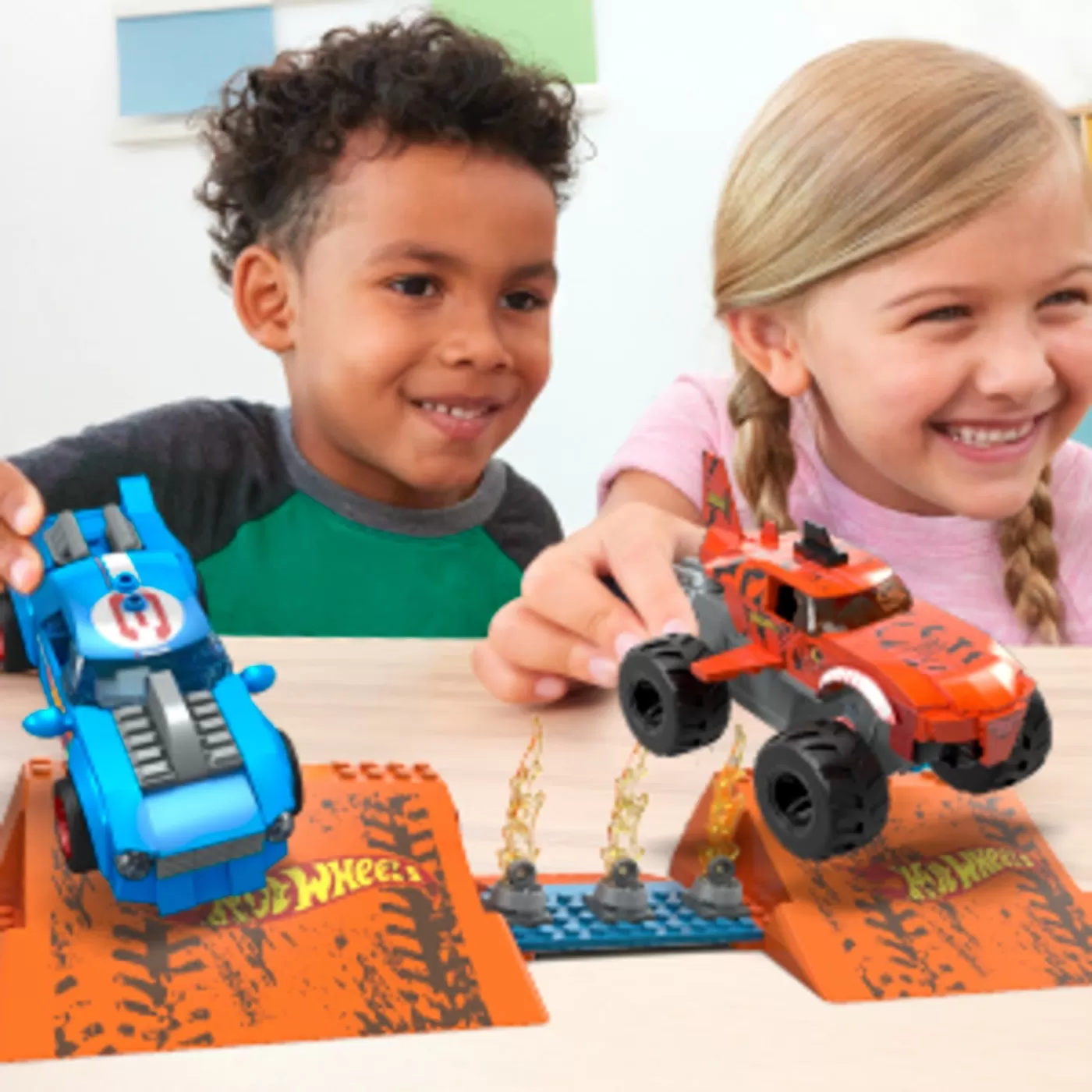 Hot wheels monster truck mega set constructie cursa tiger shark chomp, varsta de la 5 ani la 10 ani [3]