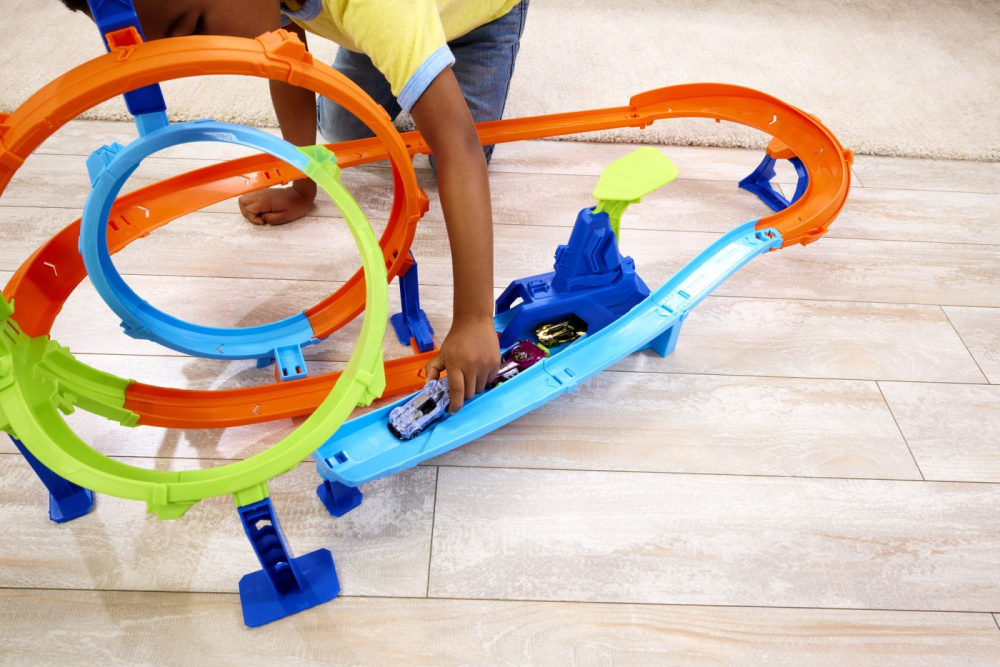 Hot wheels stunt tracks pista ciclon de lansarea rapida cu masinuta inclusa [6]