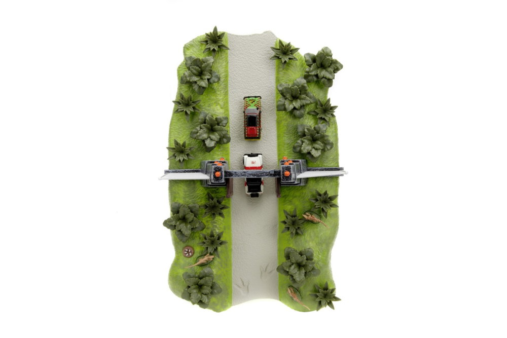 Jada jurassic park scena nano cu 2 vehicule metalice [4]