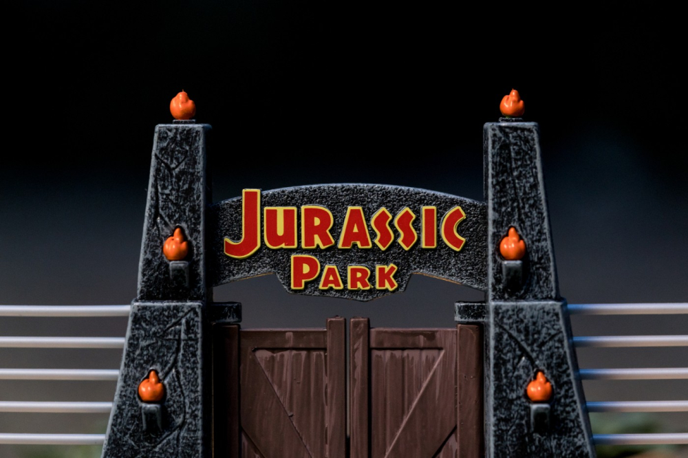 Jada jurassic park scena nano cu 2 vehicule metalice [5]