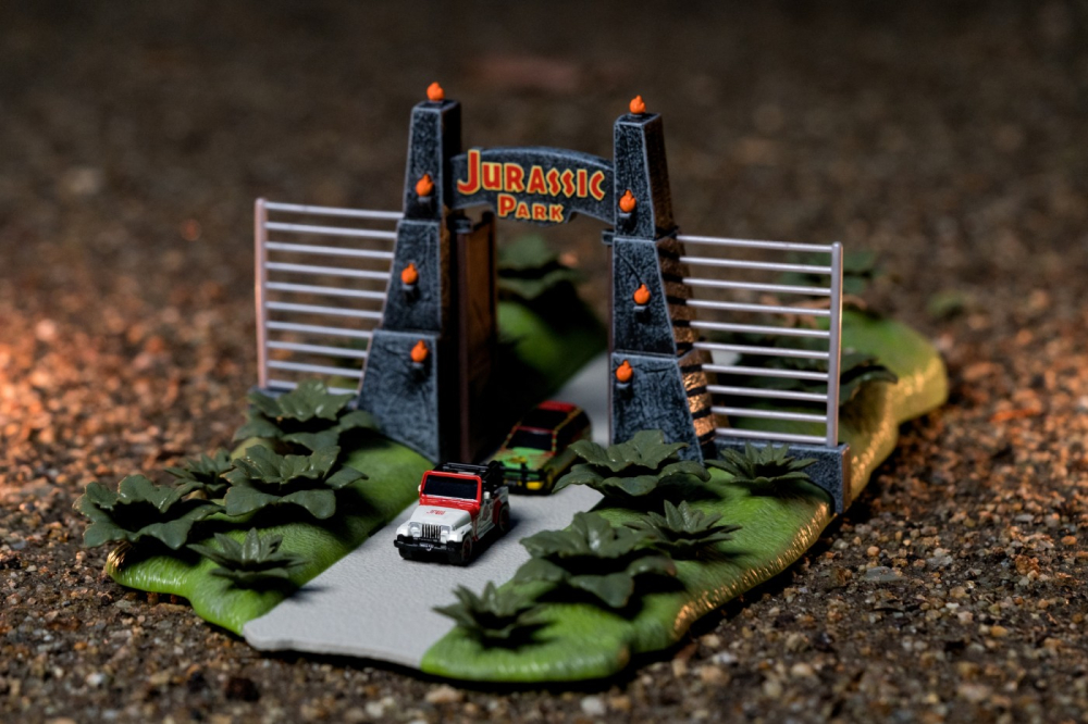 Jada jurassic park scena nano cu 2 vehicule metalice [2]