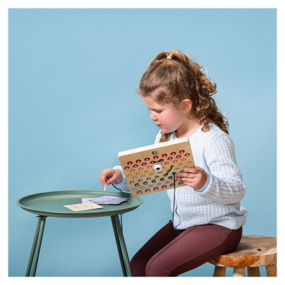 Joc de insirat cu coduri de culoare, Thread & Code, copii varsta 5+ ani [3]