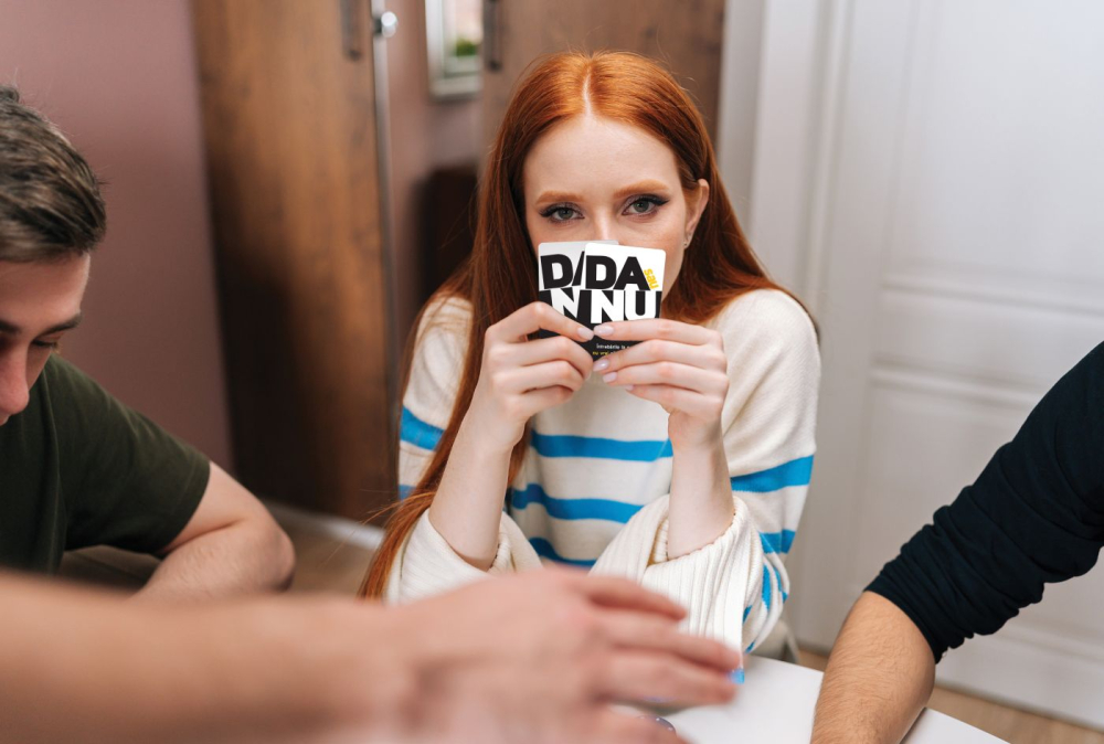 Joc de societate da sau nu pentru adulti in limba romana copii cu varsta peste 14 ani [3]