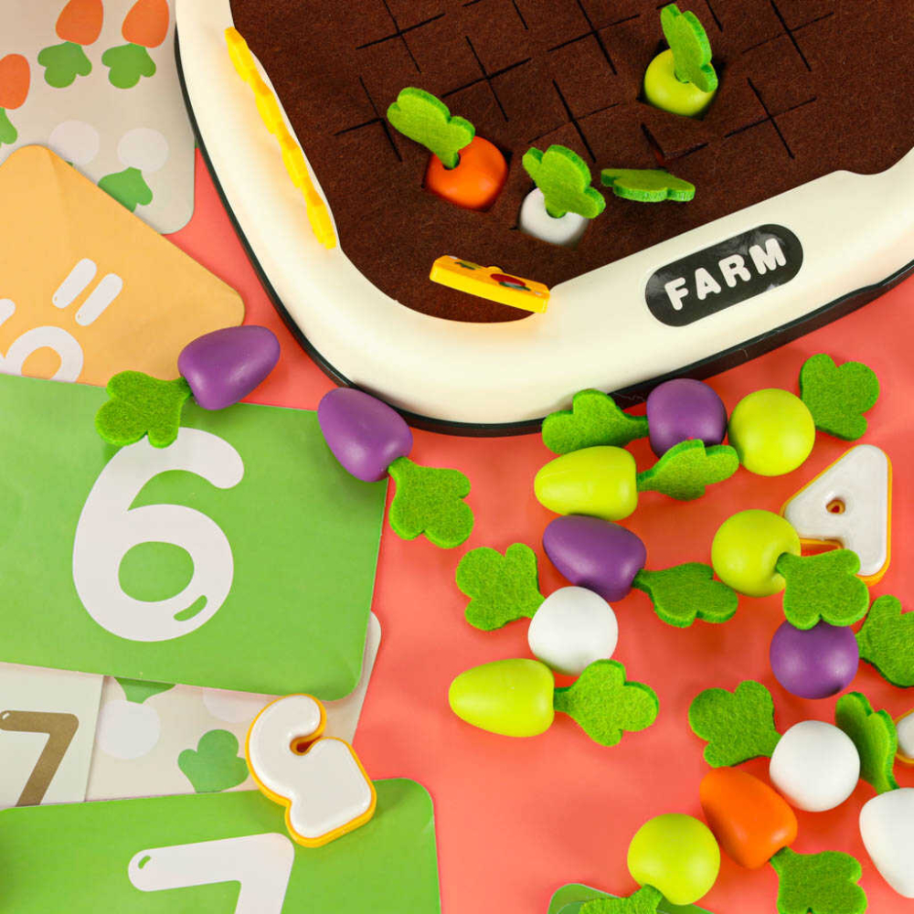 Joc de societate pentru copii, Campul cu morcovi, Multicolor, 38 x 28 x 6.5cm [12]