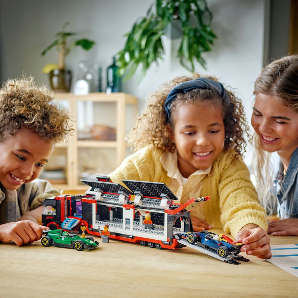 Lego city camion f1 cu masinile f1 rb20 si amr24 60445, varsta de la 8 ani la 10 ani [3]