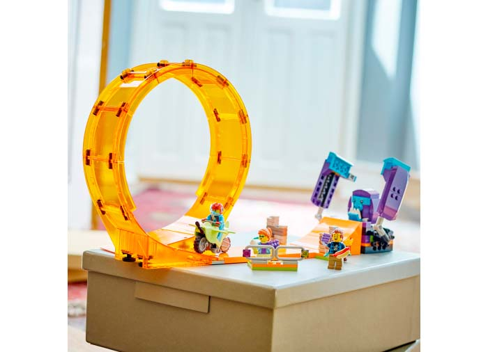 Lego city Cimpanzeul zdrobitor, varsta de la 7 ani la 12 ani [8]