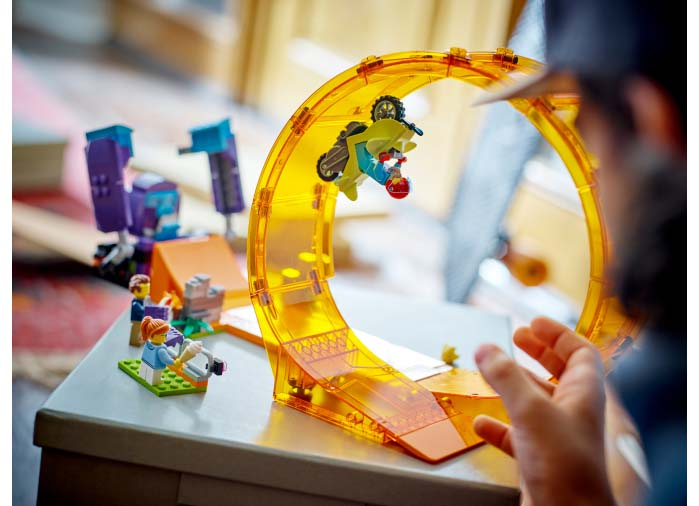 Lego city Cimpanzeul zdrobitor, varsta de la 7 ani la 12 ani [7]
