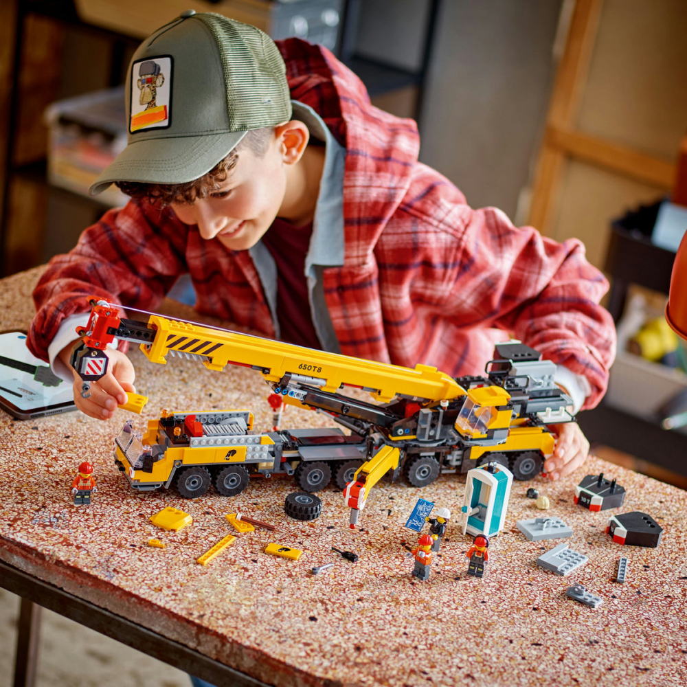LEGO City Macara mobila galbena de constructii, varsta de la 9 ani la 13 ani [4]