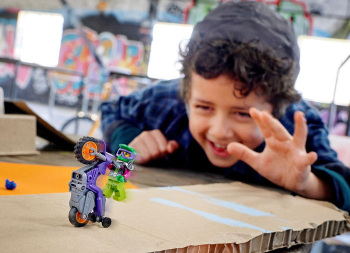 Lego city Motocicleta de cascadorii Wheelie, varsta de la 5 ani la 12 ani [7]