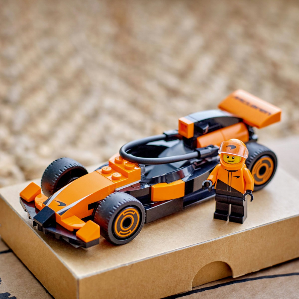 Lego city pilot f1 cu masina de curse mclaren 60442, varsta de la 6 ani la 8 ani [5]