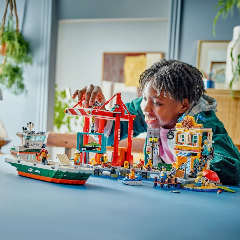 Lego city port si nava de transport marfa 60422, varsta de la 8 ani la 12 ani [5]