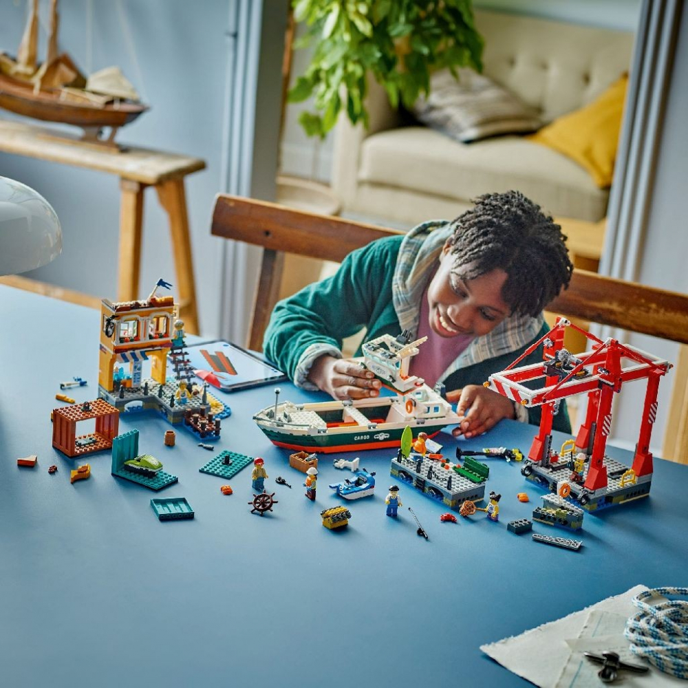 Lego city port si nava de transport marfa 60422, varsta de la 8 ani la 12 ani [3]
