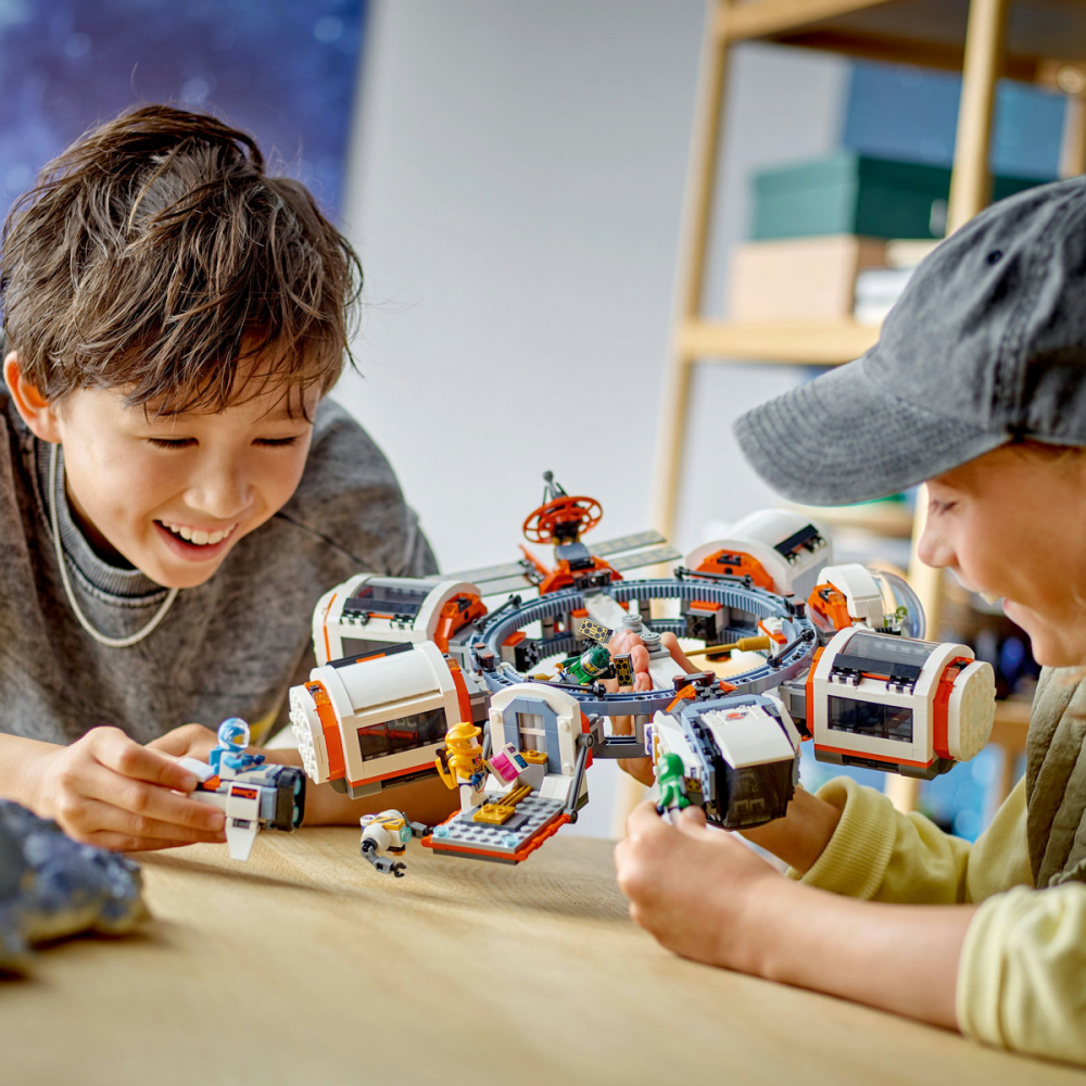 LEGO City Statie spatiala modulara, varsta de la 7 ani la 10 ani [5]