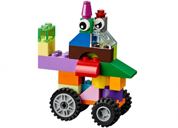 LEGO Classic: Cutie medie de constructie creativa 10696, 4 ani+, 484 piese, varsta de la 4 ani la +15 ani [7]