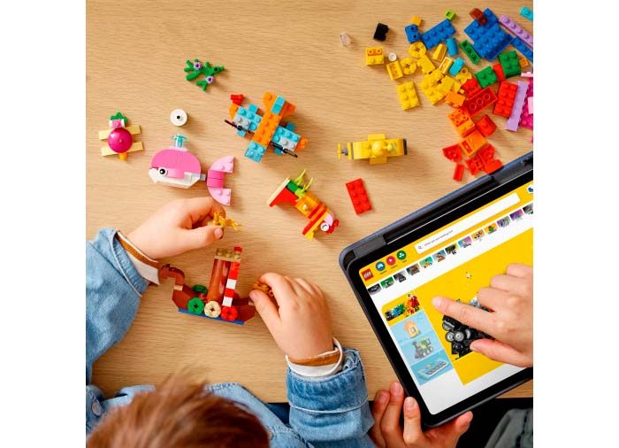 Lego classic Distractie Creativa in Ocean, varsta de la 4 ani la 10 ani [8]
