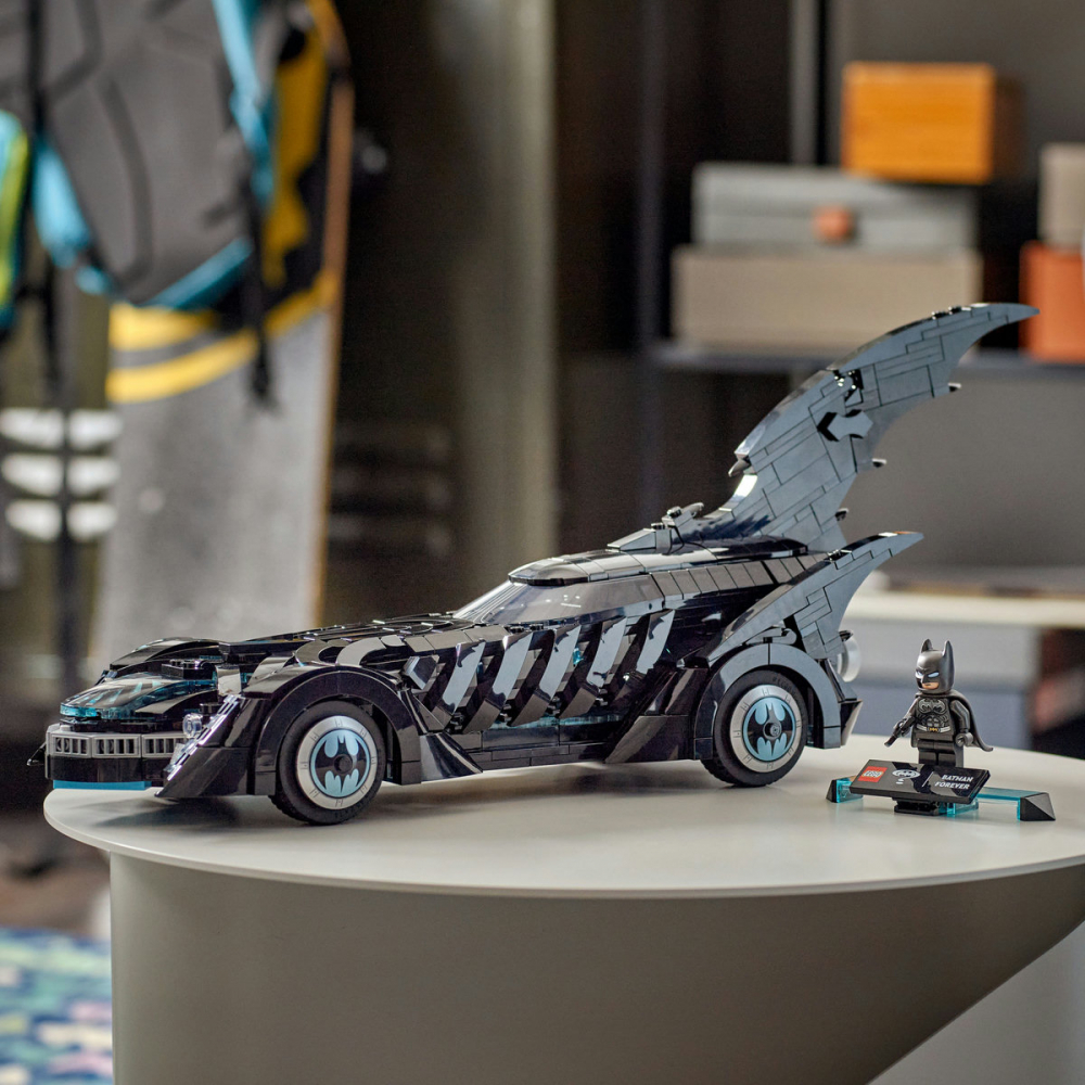  LEGO DC Super Heroes Batmobilul din Batman Forever pentru copii cu varsta de 12 + ani [6]