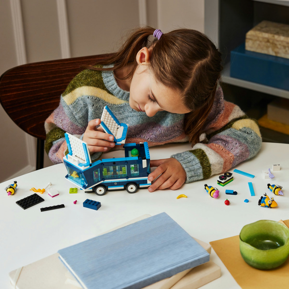 LEGO Despicable Me: Autobuzul de petrecere al minionilor 75581, 7 ani+, 379 piese, varsta de la 7 ani la 10 ani [2]
