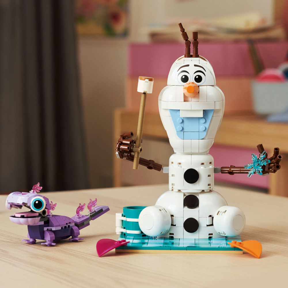  LEGO Disney  Distracție la picnic cu Olaf și Bruni copii cu varsta 7 + ani [8]