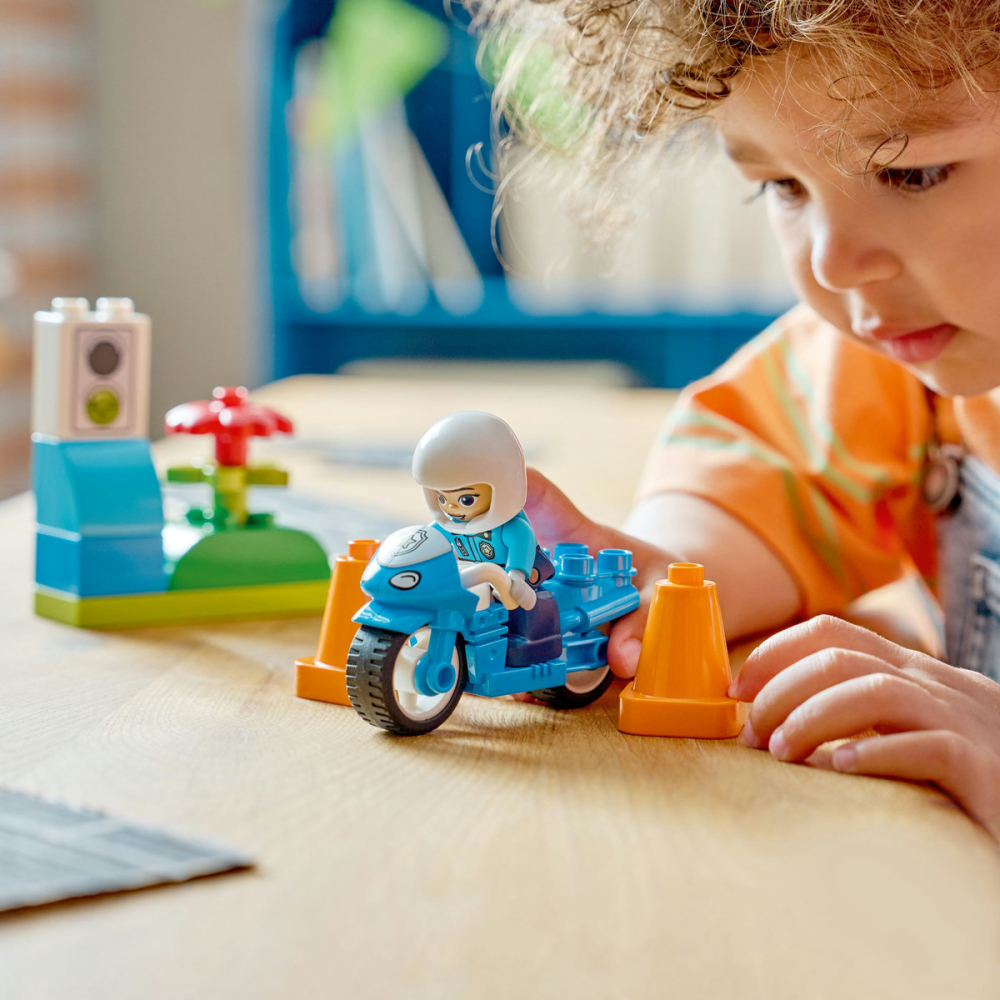  LEGO DUPLO  Motocicletă albastră de poliție copii cu varsta 2 + ani [5]