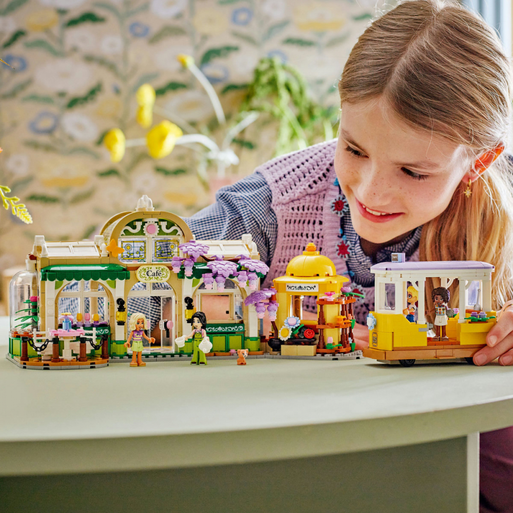  LEGO Friends Cafenea cu multe plante şi florărie pentru copii cu varsta de 9 + ani [7]