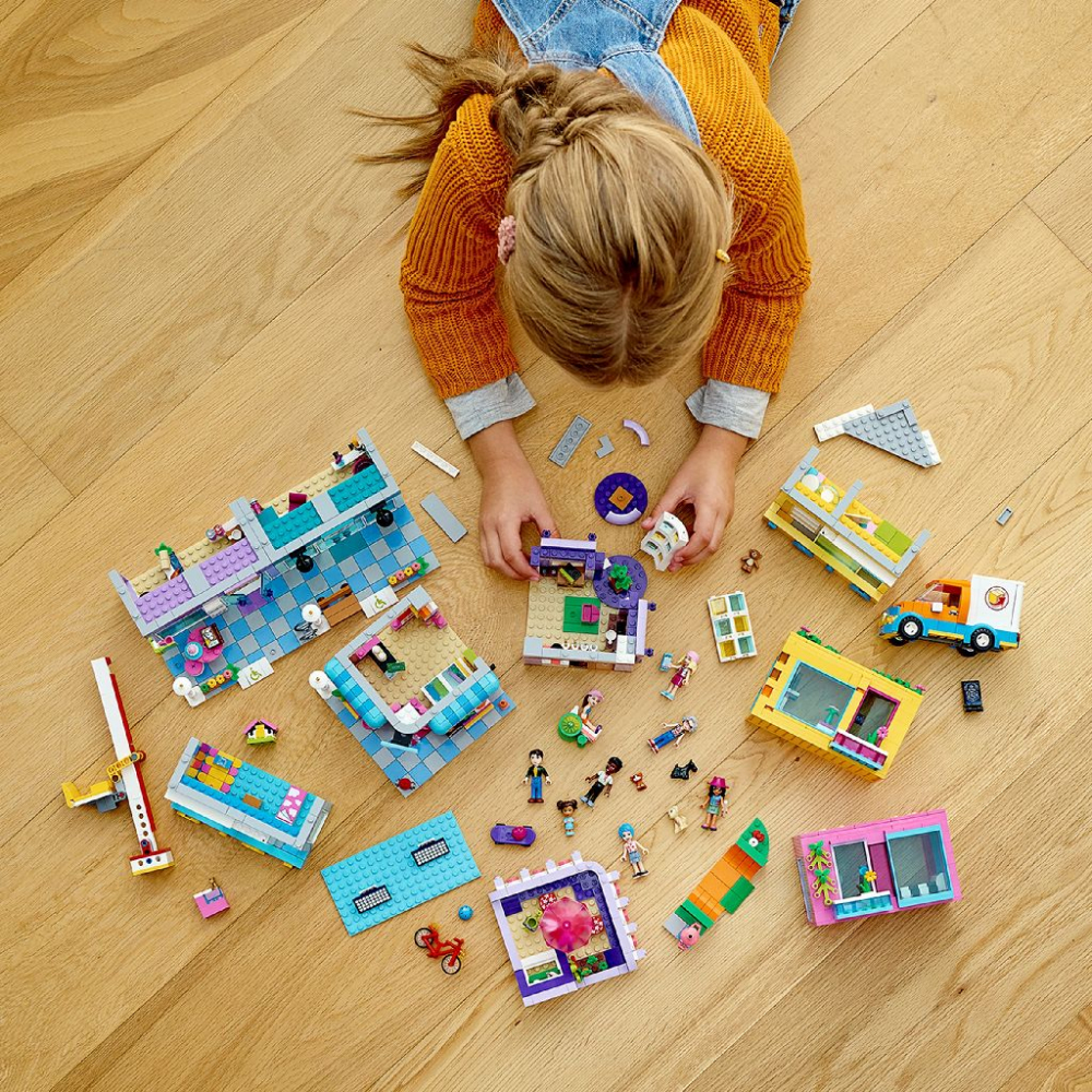 Lego friends cladirea de pe strada principala 41704, varsta de la 8 ani la +15 ani [3]