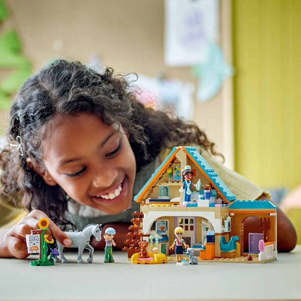 Lego friends clinica veterinara pentru cai si animale de companie 42651, varsta de la 7 ani la 9 ani [3]