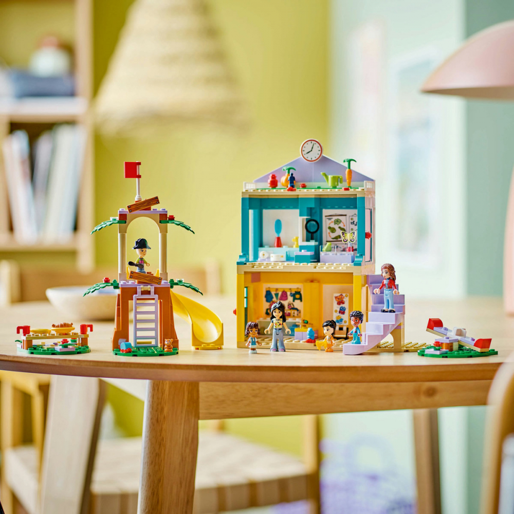 LEGO Friends Gradinita din orasul Heartlake, varsta de la 4 ani la 7 ani [6]