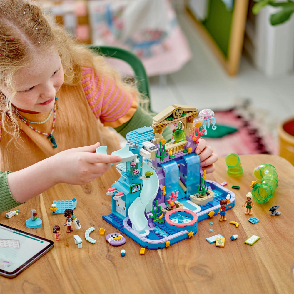 LEGO Friends Parc acvatic din orasul Heartlake, varsta de la 8 ani la 12 ani [4]