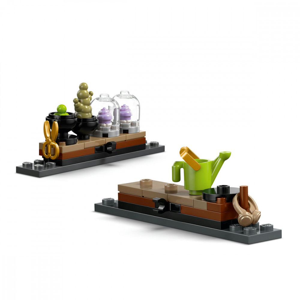  LEGO Harry Potter Castelul Hogwarts: Lecţia de ierbologie pentru copii cu varsta de 8 + ani [5]