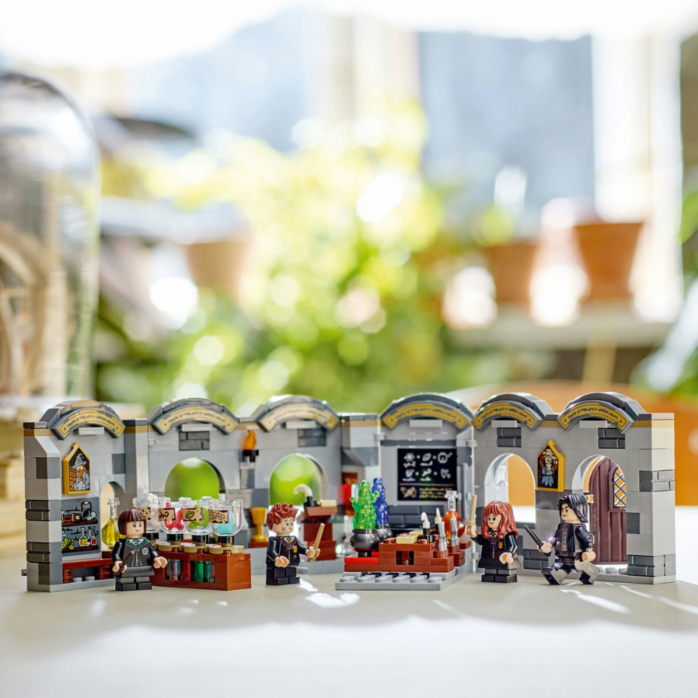 LEGO Harry Potter Castelul Hogwarts™: Lectia de potiuni, 76431, 397 piese, varsta de la 8 ani la 12 ani [7]