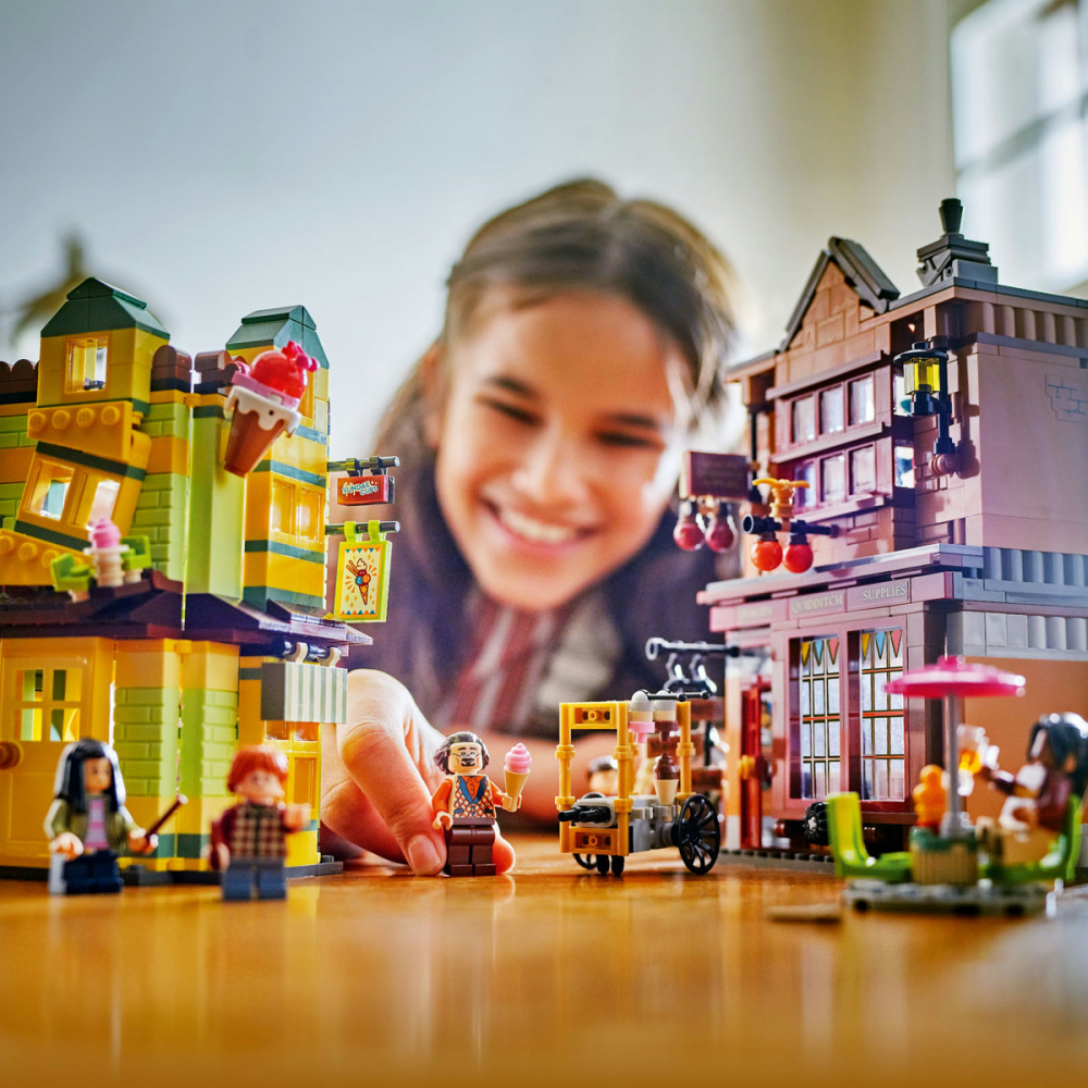  LEGO Harry Potter Furnituri Vâjthaţ de calitate şi magazin de îngheţată pentru copii cu varsta de 8 + ani [4]