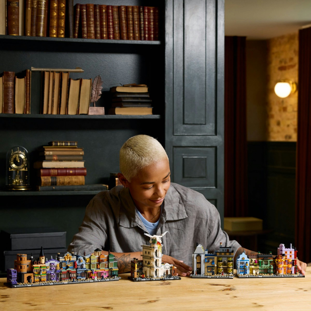 Lego harry potter tm magazine vrajitoresti pe diagon alley 76444, varsta de la 14 ani la +15 ani [4]
