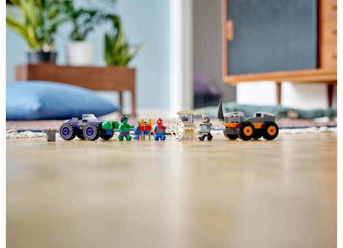Lego marvel super heroes Hulk vs. Rhino Confruntarea cu camioane, varsta de la 4 ani la 7 ani [6]