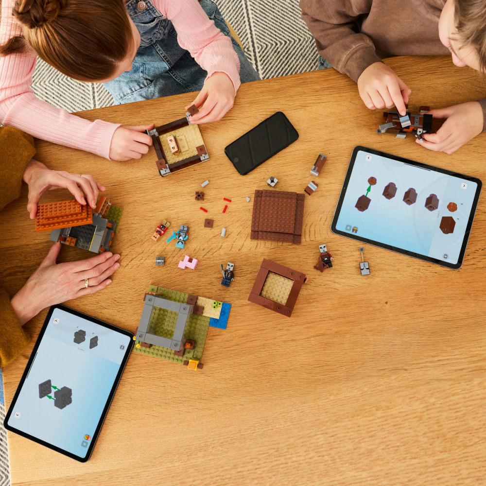  LEGO Minecraft Avanpostul Jefuitorului si Distrugator pentru copii cu varsta de 9 + ani [4]
