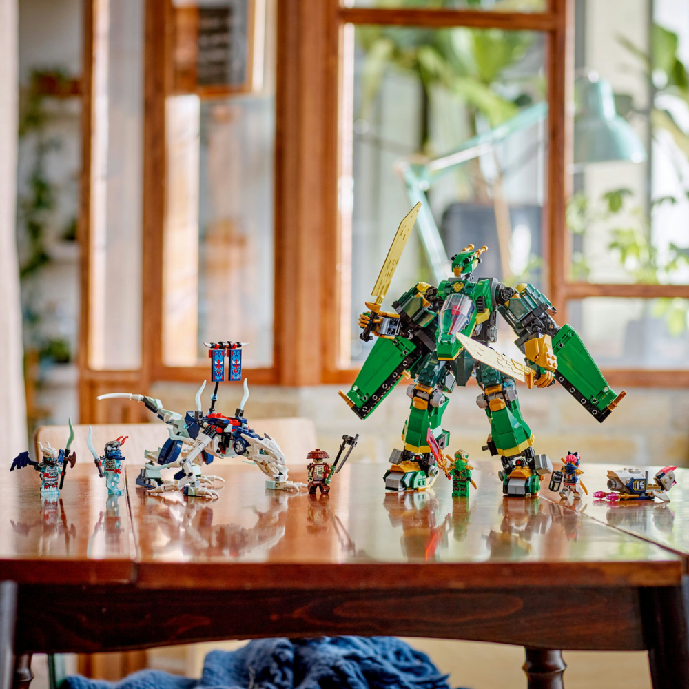  LEGO Ninjago Robotul-avion cu reacţie al lui Lloyd pentru copii cu varsta de 9 + ani [6]