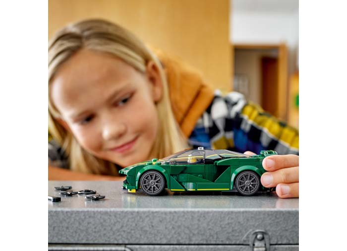 Lego speed champions Lotus Evija, varsta de la 8 ani la +15 ani [5]
