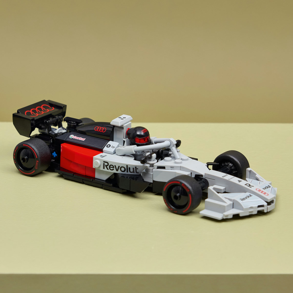  LEGO Speed Champions  Mașină de curse Audi Revolut F1 Team R26 varsta  10 + ani [6]