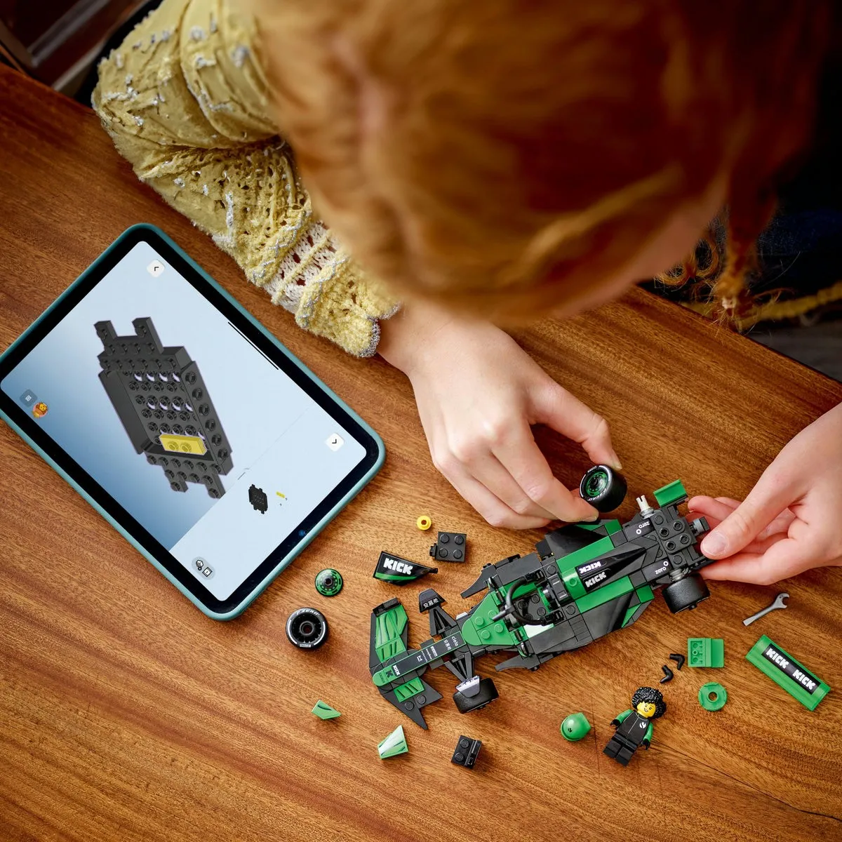 Lego speed champions masina de curse f1 kick sauber 77247, varsta de la 10 ani la 13 ani [4]