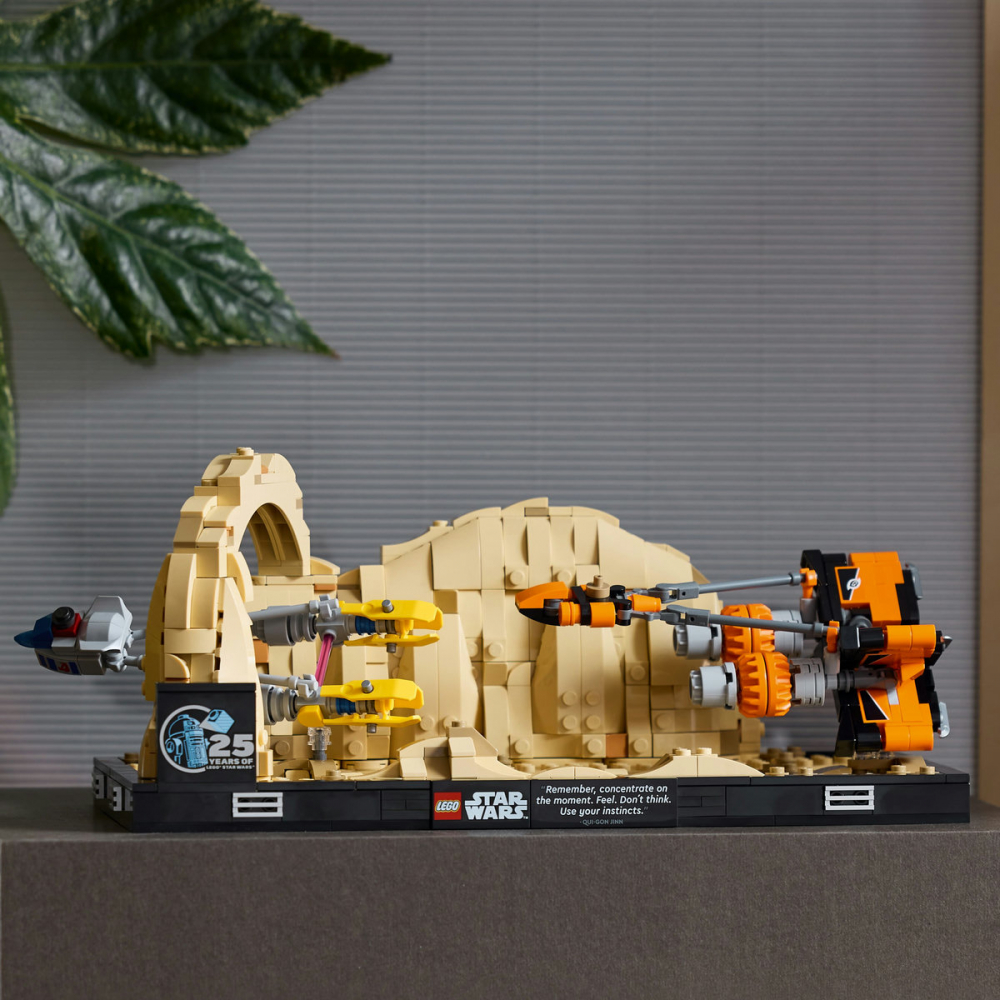 LEGO Star Wars: Diorama Cursa din Mos Espa 75380, 18 ani+, 718 piese, varsta de la 14 ani la +15 ani [6]