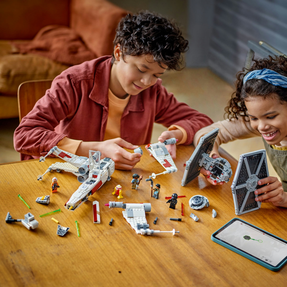 LEGO Star Wars: Hibrid TIE Fighter si X-Wing 75393, 9 ani+, 1058 piese, varsta de la 9 ani la 14 ani [3]
