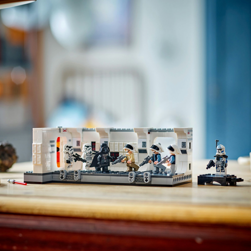 LEGO Star Wars: Imbarcarea pe Tantive IV 75387, 8 ani+, 502 piese, varsta de la 8 ani la 12 ani [6]