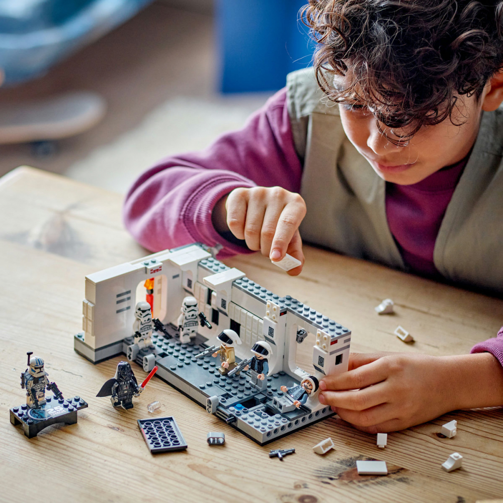 LEGO Star Wars: Imbarcarea pe Tantive IV 75387, 8 ani+, 502 piese, varsta de la 8 ani la 12 ani [2]